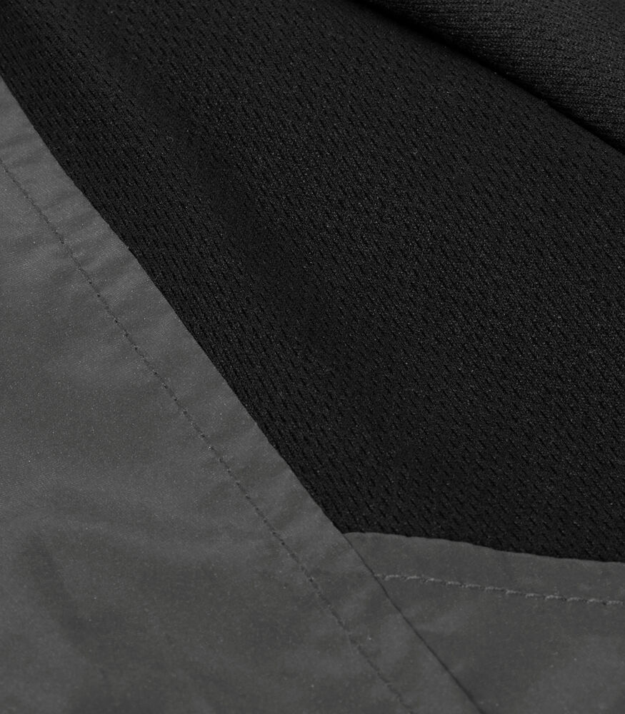 0200965-947_WilllmarLady_Reflective_Closeup2