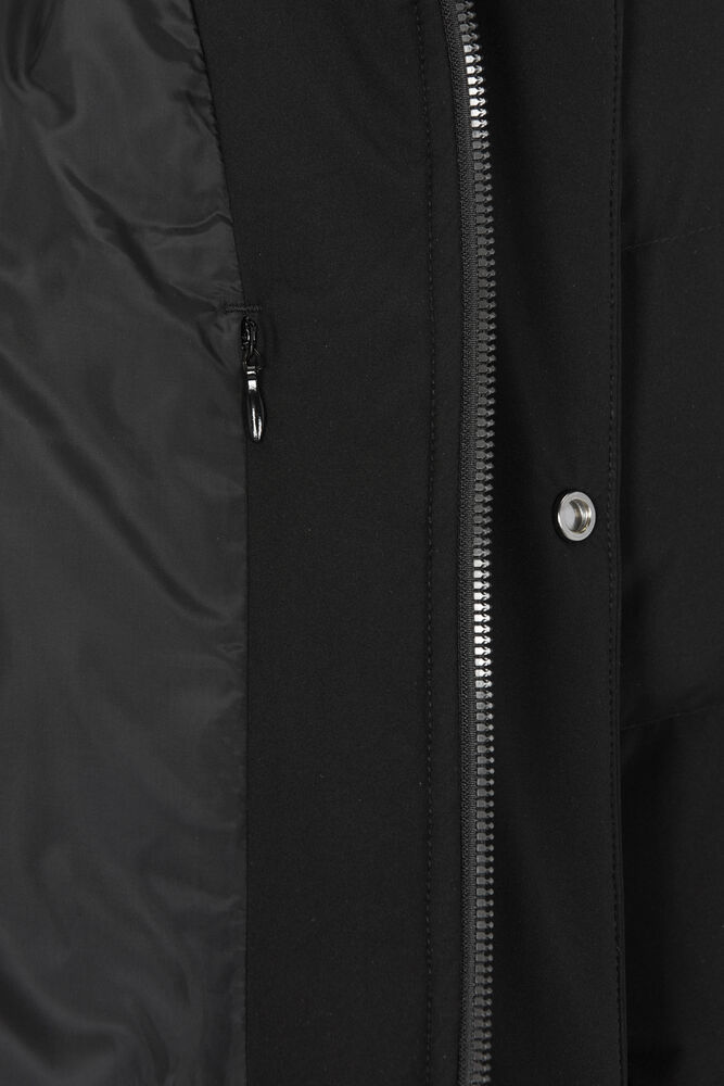 131542-990_Dundas-Parkas_Black_Closeup-2