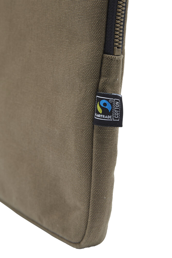 141040-665_CanvasComputerCase_Olive_closeup1