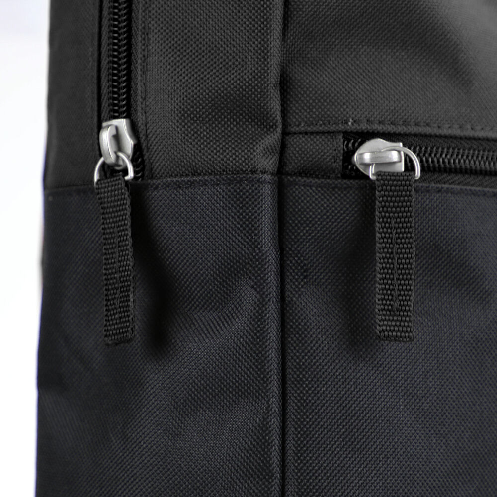 1582101-990_skydaypack_black_closeup