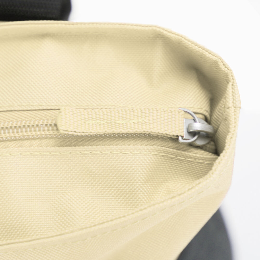 1582106-133_skytote_beige_closeup2