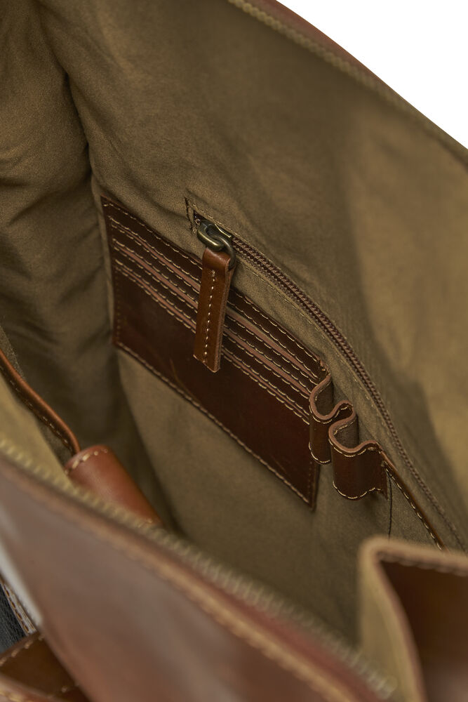 158953-530_LeatherLineBackpack_Cognac_Closeup5