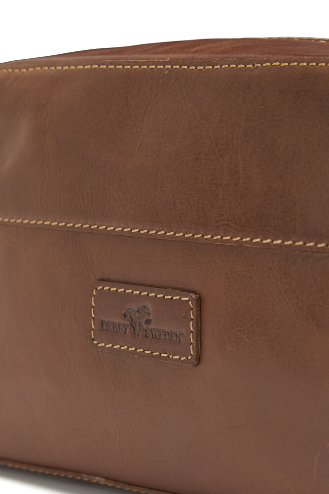 158955_LeatherLineToilettcase_Cognac_Closeup2
