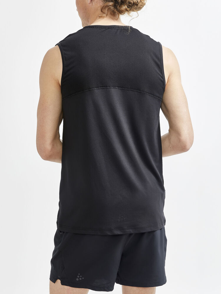 1908752-999000_ADV-Essence-SL-Tee_Closeup2