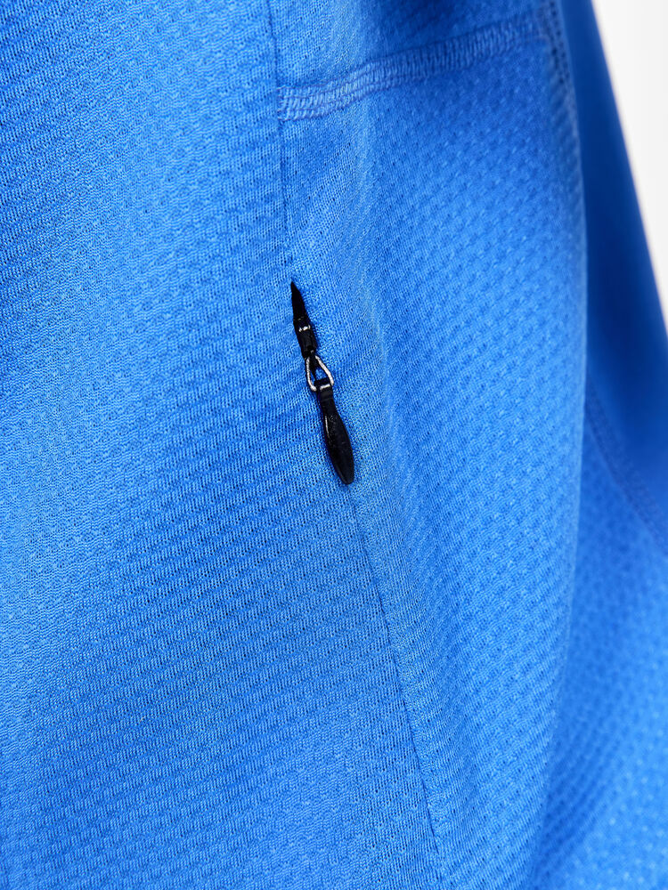 1908754-340000_ADV-Essence-LS-Tee-M_Closeup4