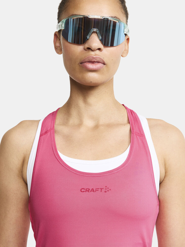 1908770-745000_ADV-Essence-Singlet-W_closeup3