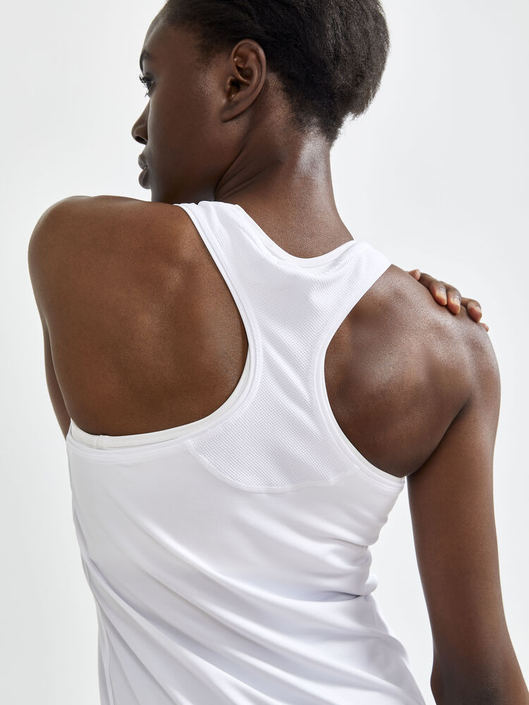 1908770-900000_ADV-Essence-Singlet_Closeup4