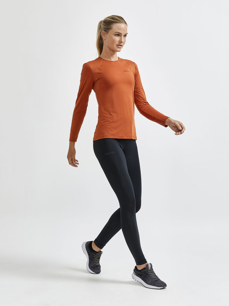 1908772-999000_Core-Essence-Tights_Closeup6