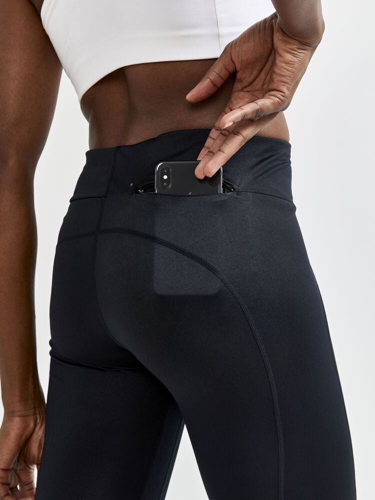 1908778-999000_ADV-Essence-Short-Tights_Closeup3