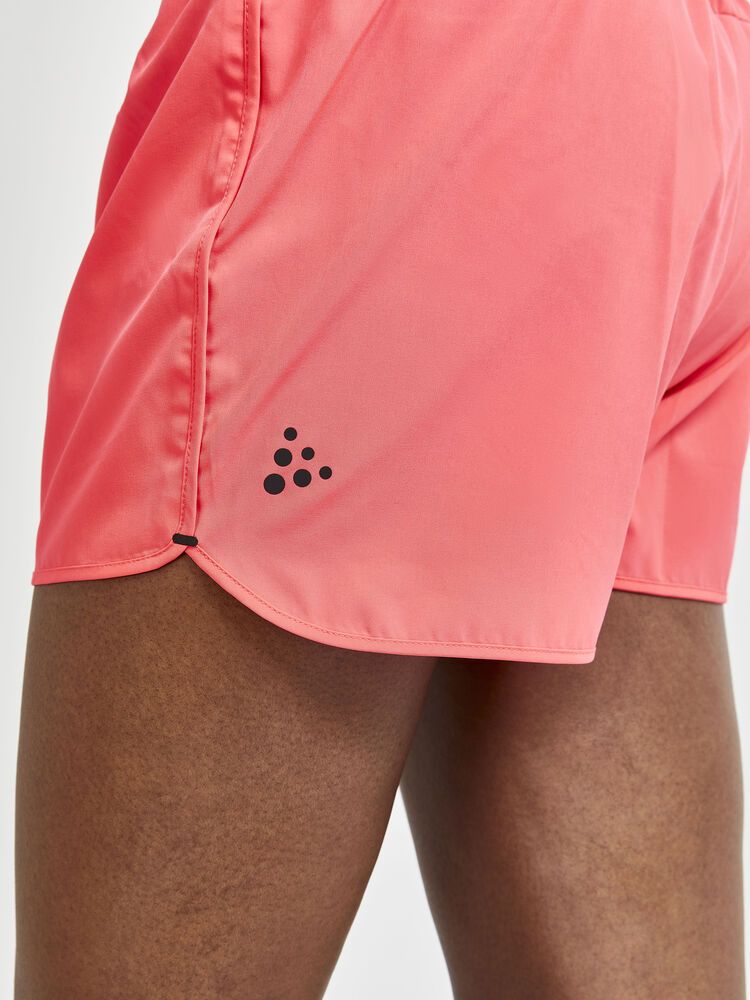 1908781-410000_ADV-Essence-2-Inch-Stretch-Shorts_Closeup4