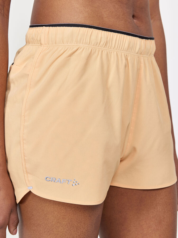 1908781-582000_ADV-Essence-2-Inch-Stretch-Shorts-W_Closeup3