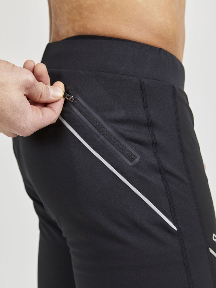 1909606-999000_ADV-Essence-Wind-Pants_Closeup3