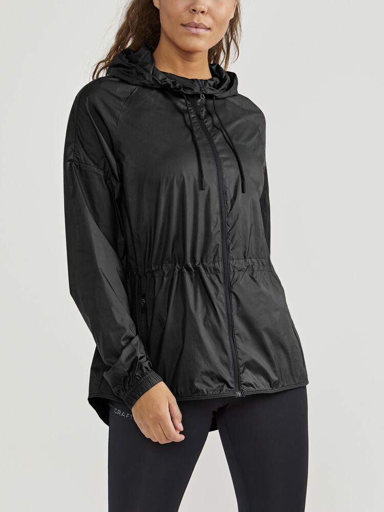 1909628-999000_ADV-Charge-Wind-Jacket_Closeup1