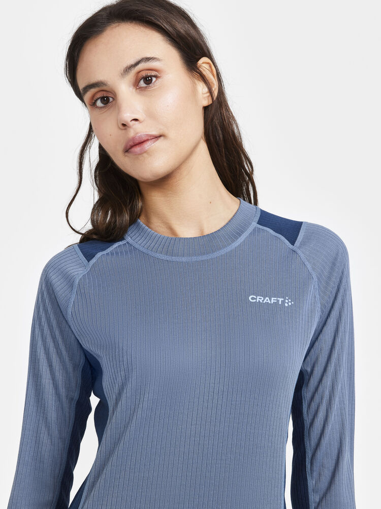 1909706-362698_CORE-Dry-Baselayer-Set-W_Closeup3