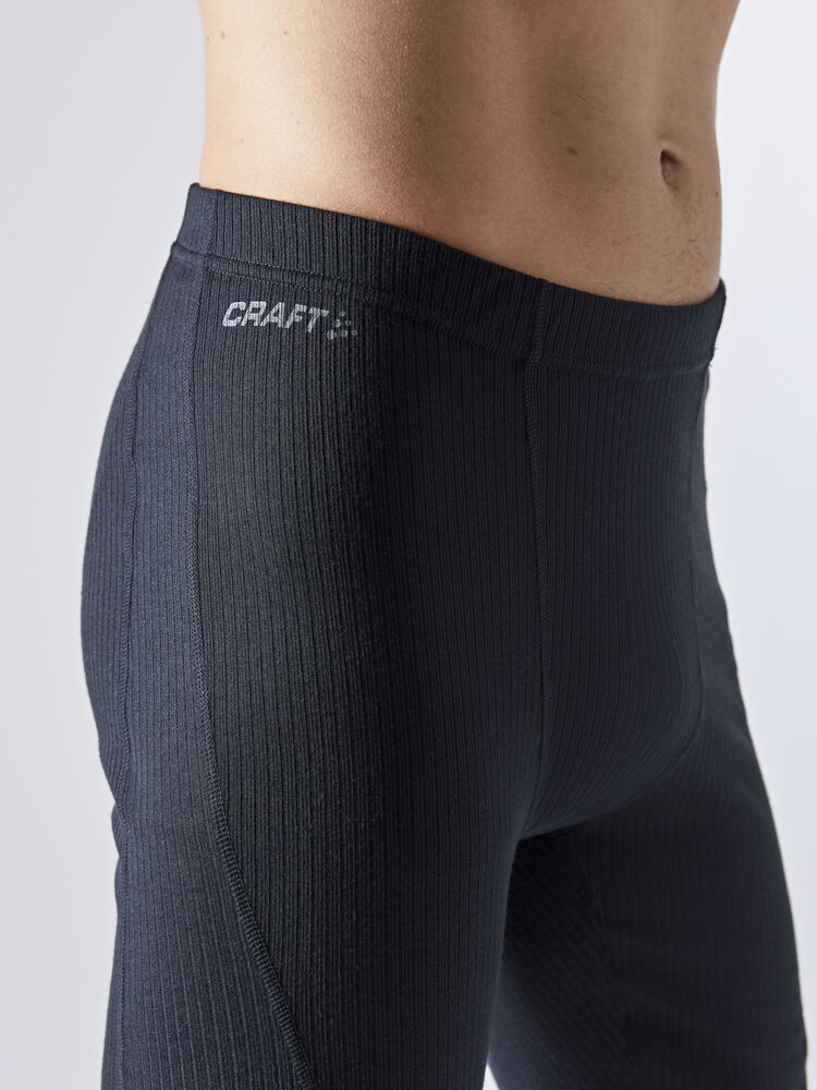 1909707-999000_CORE-Dry-Baselayer-Set_Closeup7