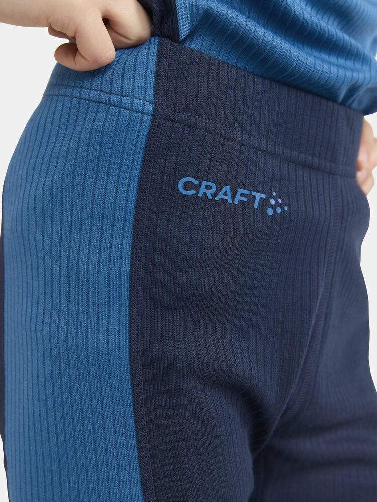 1909713-337396_CORE-Dry-Baselayer-Set-J_Closeup6