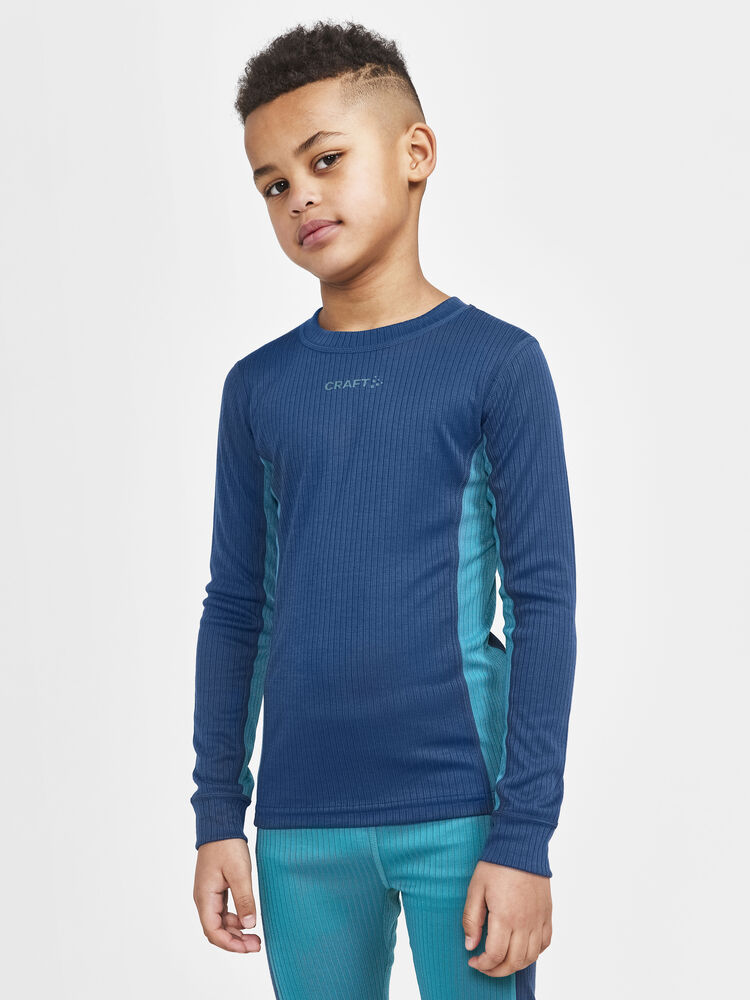 1909713-698625_CORE-Dry-Baselayer-Set-J_Closeup1