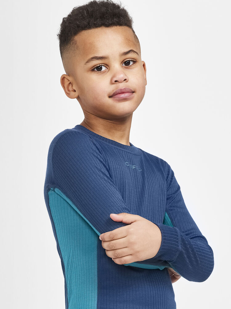 1909713-698625_CORE-Dry-Baselayer-Set-J_Closeup3