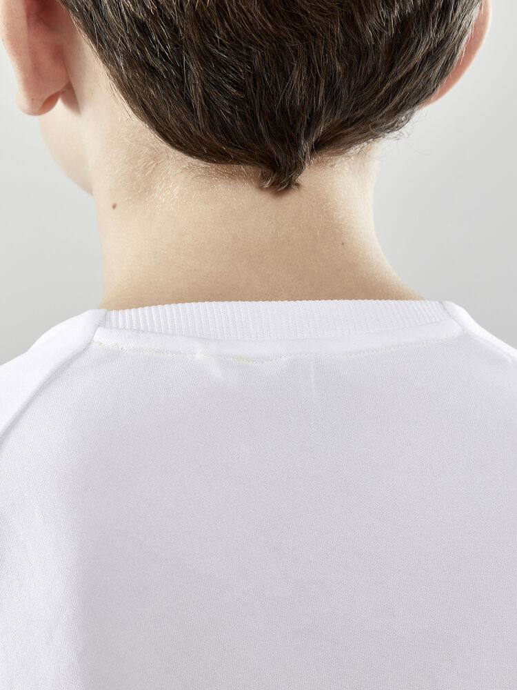 1910162-900000_Evolve-Crew-Neck-JR_Closeup4