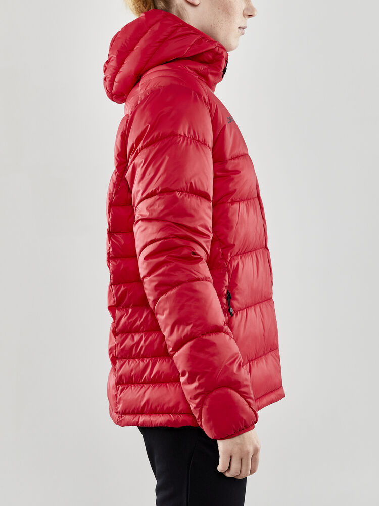 1910391-404000_CORE-Explore-Isolate-Jacket-W_Closeup2