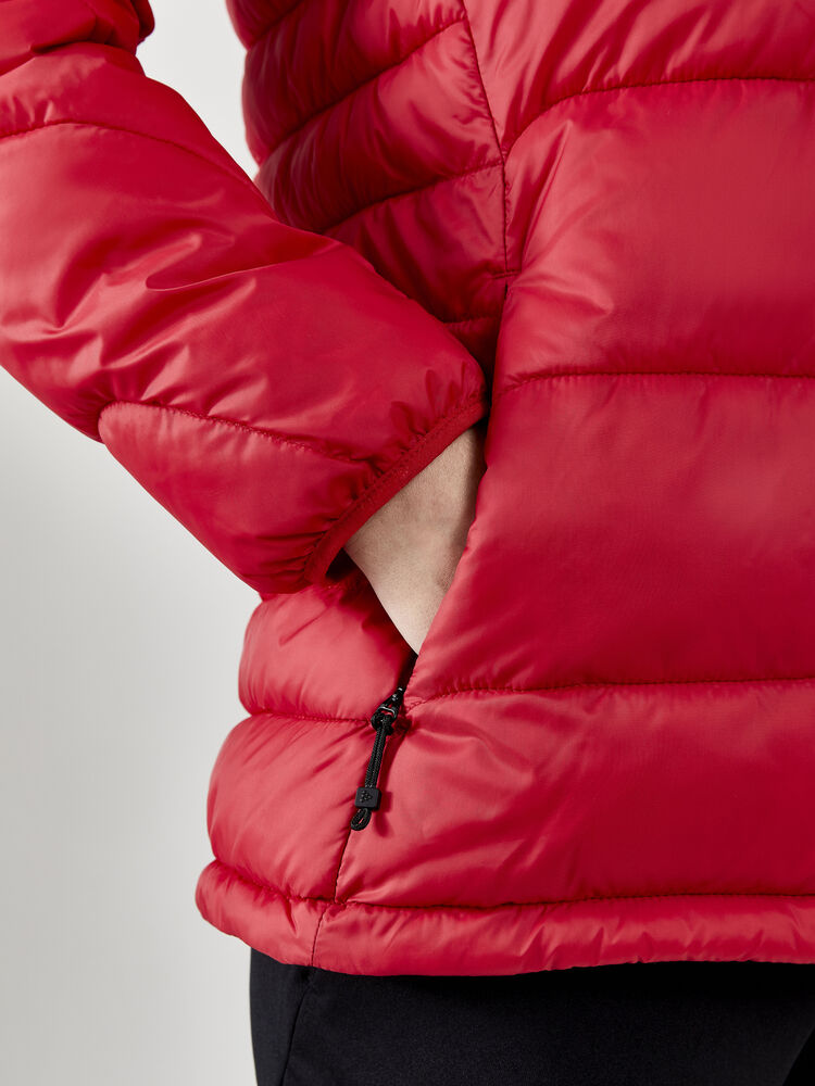 1910391-404000_CORE-Explore-Isolate-Jacket-W_Closeup4