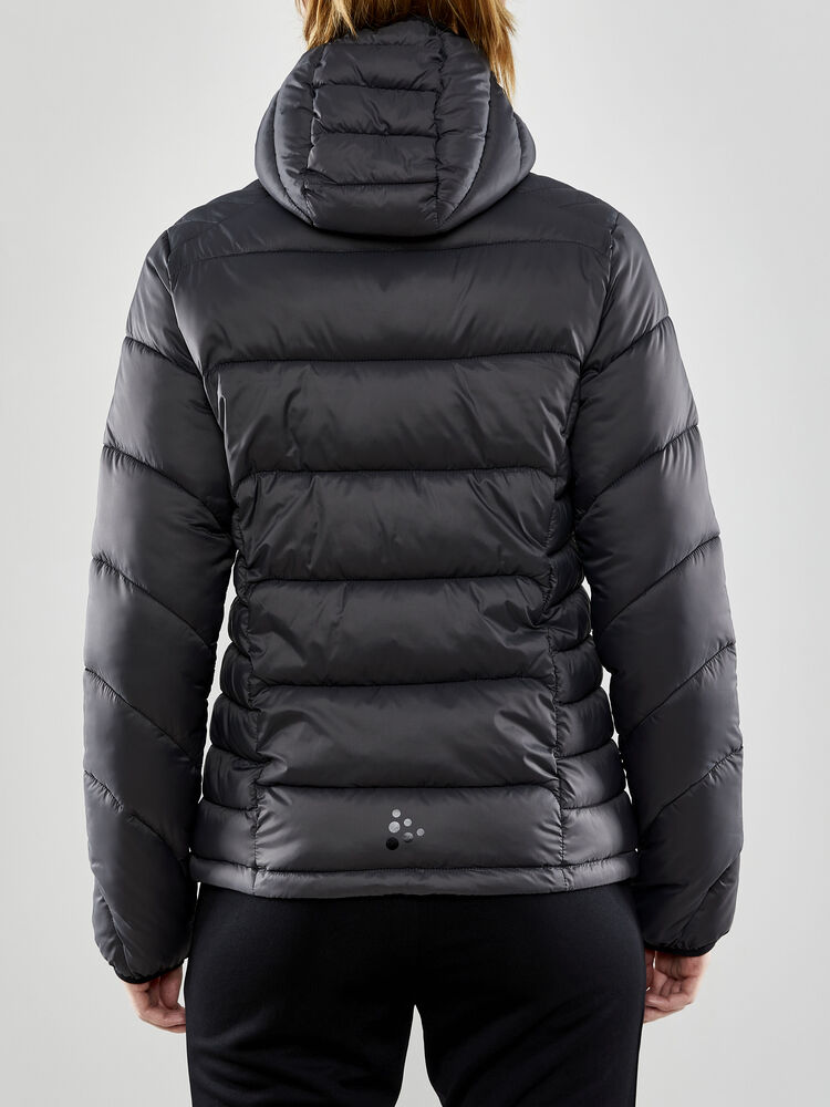 1910391-985000_CORE-Explore-Isolate-Jacket-W_Closeup3