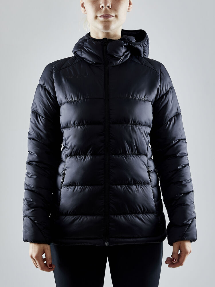 1910391-999000_Core-Explore-Isolate-Jacket-W_Closeup1