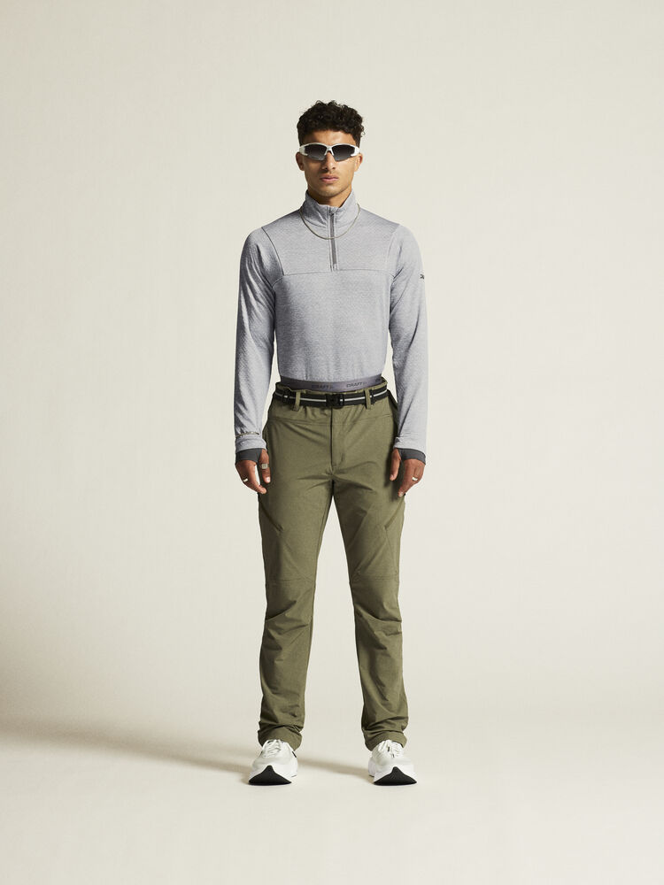 1910392-664000_ADV-Explore-Tech-Pants-M_closeup1