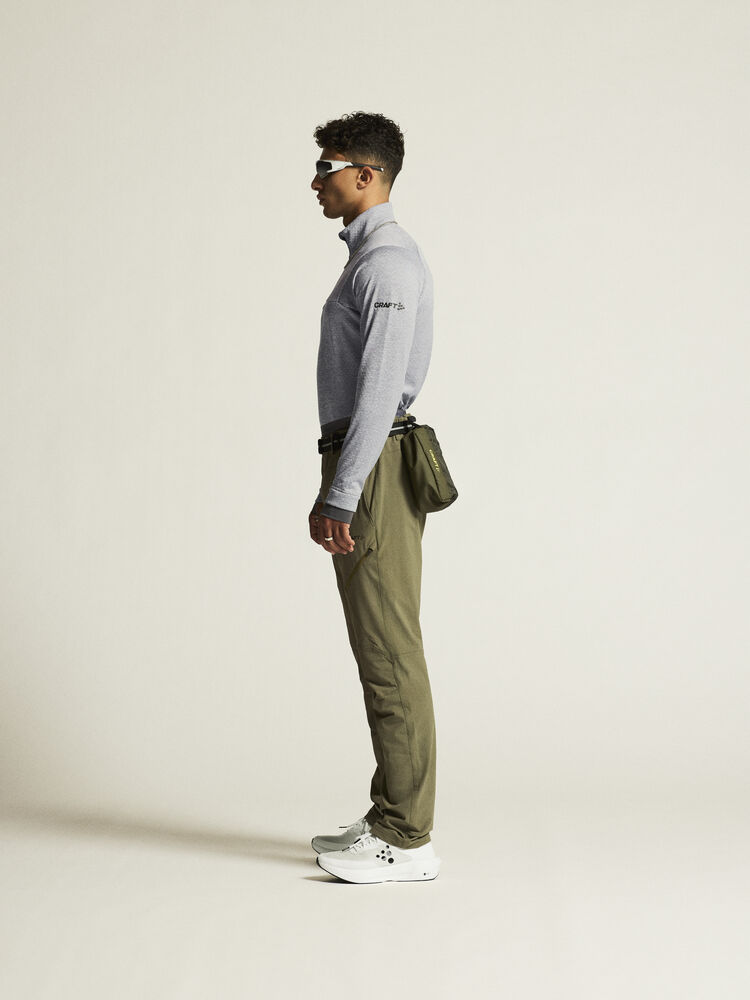 1910392-664000_ADV-Explore-Tech-Pants-M_closeup2