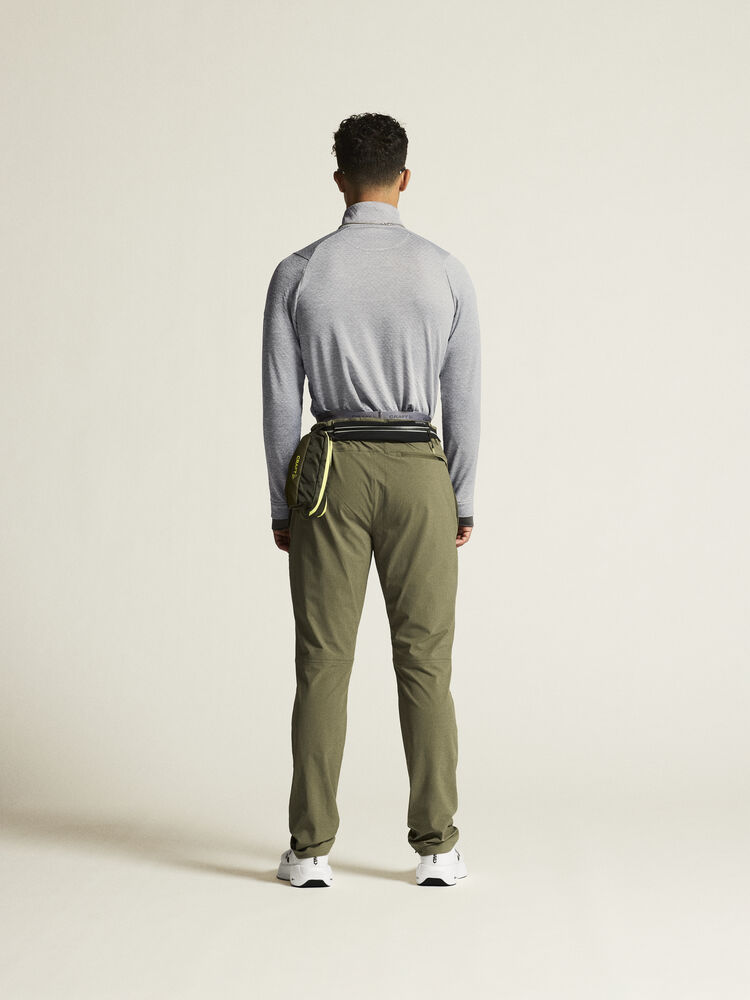 1910392-664000_ADV-Explore-Tech-Pants-M_closeup3