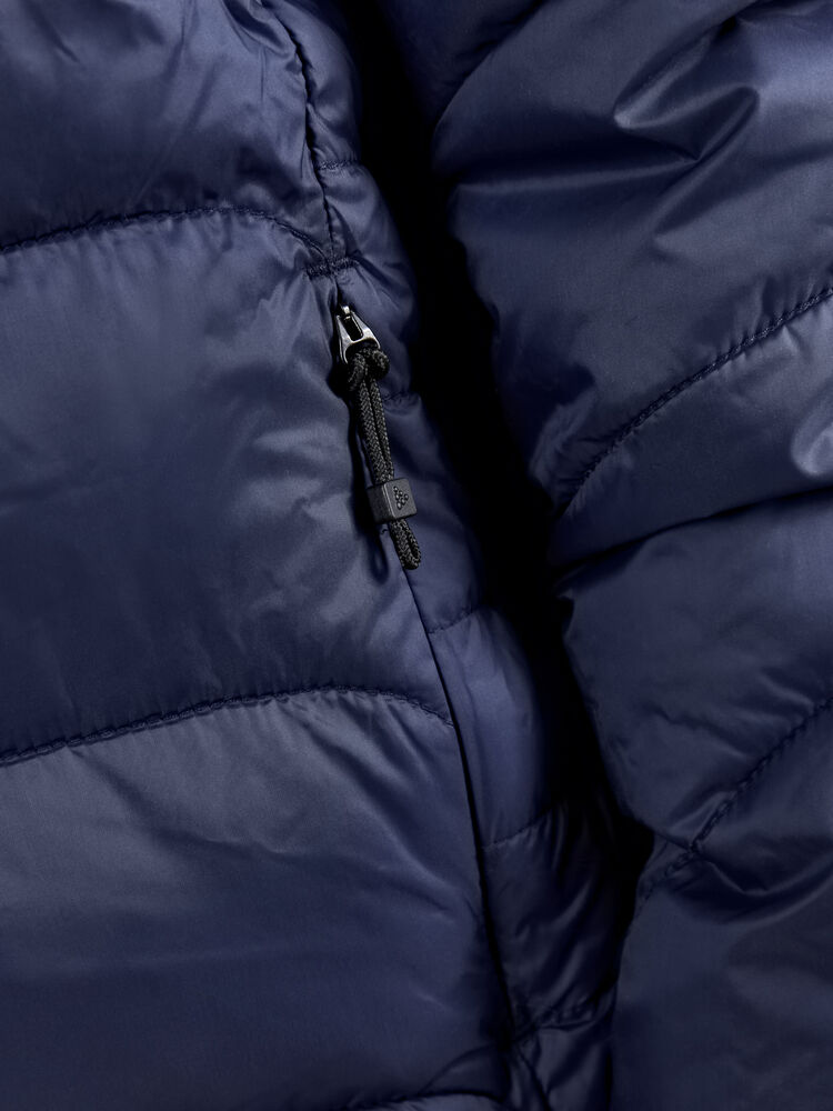 1910893-396000_CORE-Explore-Isolate-Jacket-Jr_Closeup4