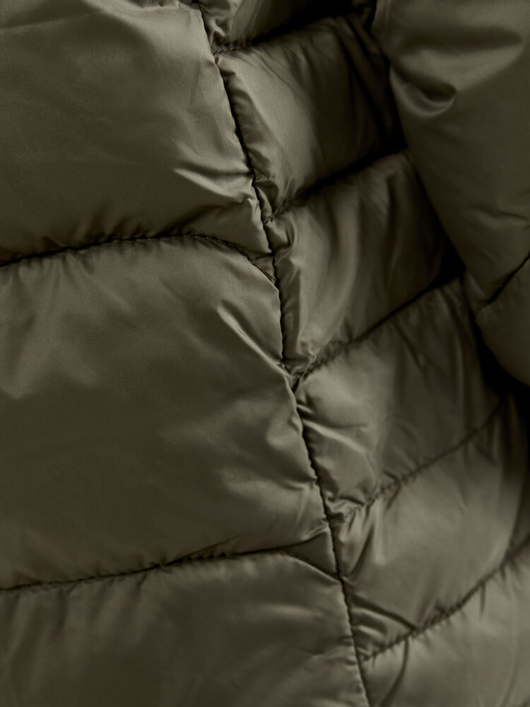1910893-664000_CORE-Explore-Isolate-Jacket-Jr_Closeup4