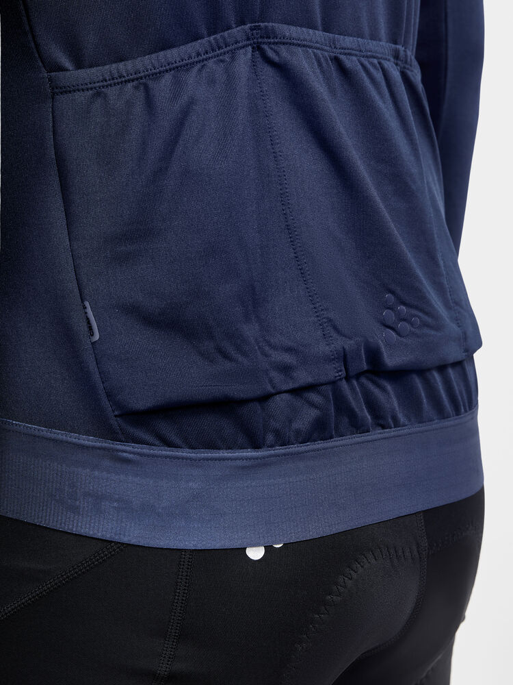 1911179-396000_ADV-Bike-Essence-LS-Jersey-M_Closeup4