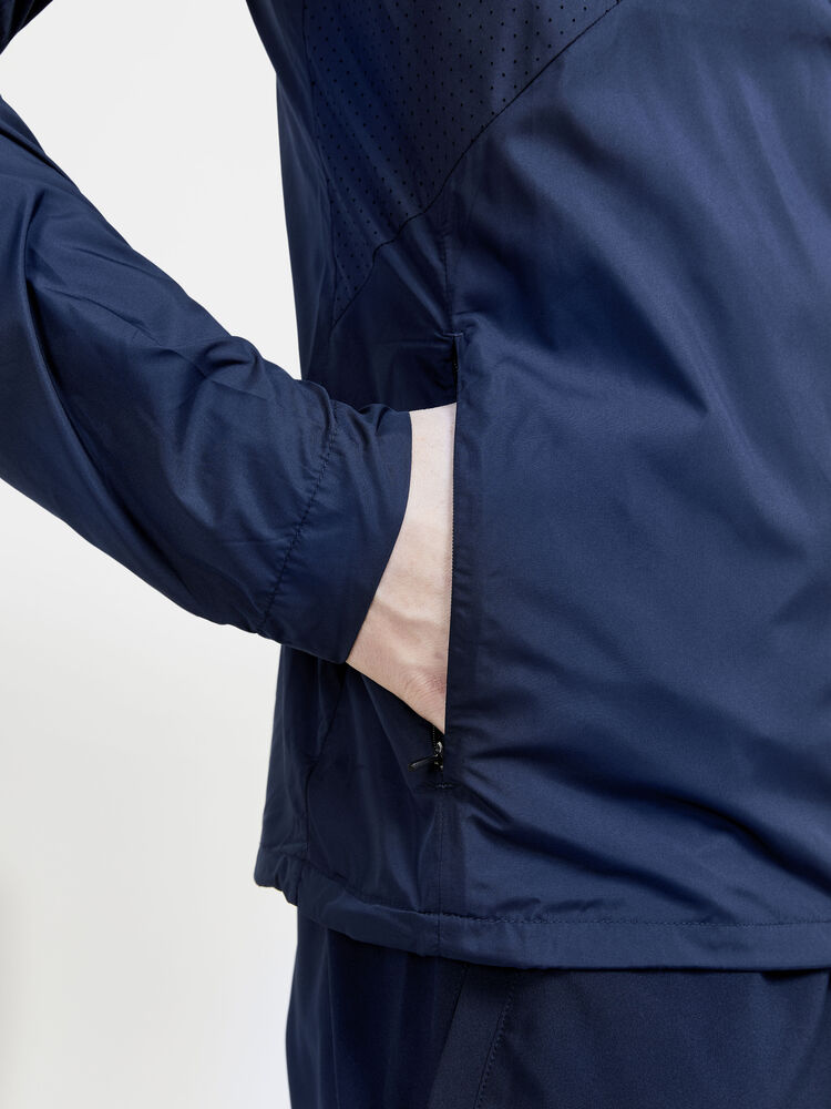 1911443-396000_ADV-Essence-Wind-Jacket-M_Closeup3