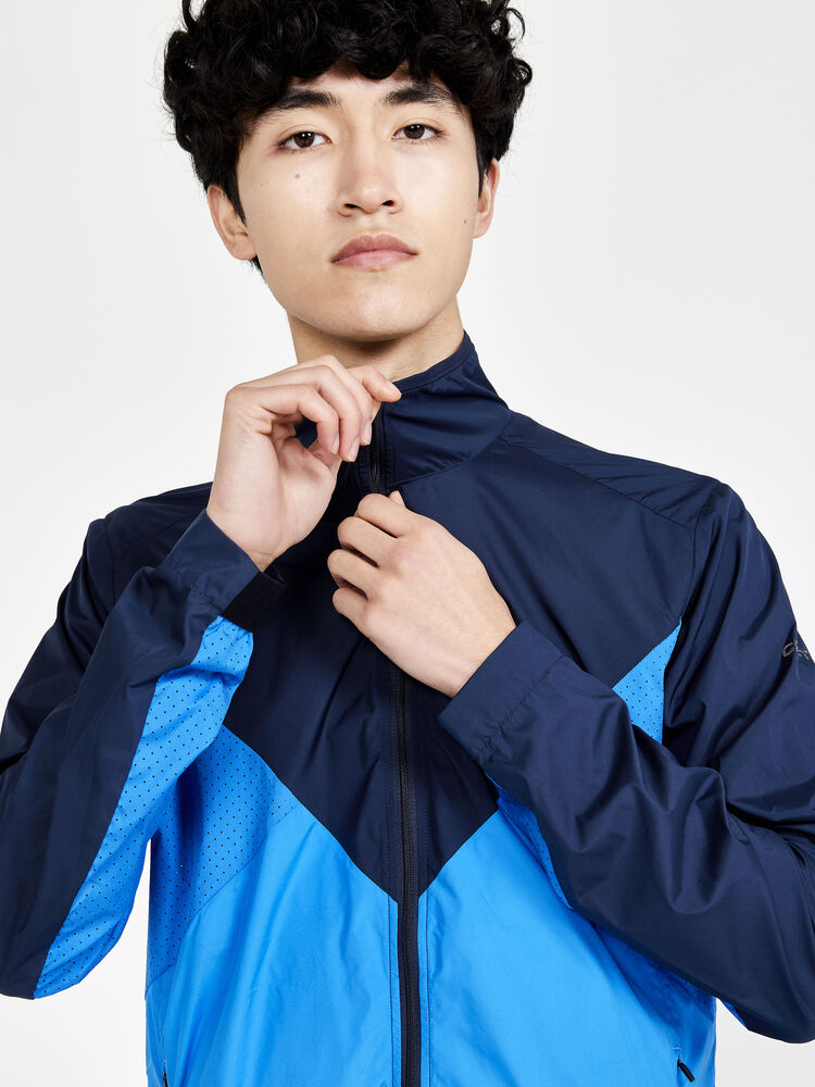 1911443-396340_ADV-Essence-Wind-Jacket-M_Closeup3