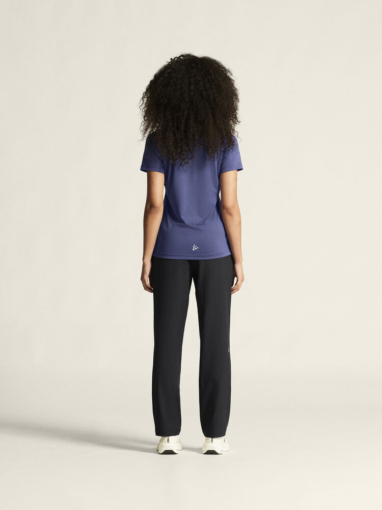1911785-388000_Core-Essence-Logo-Tee-W_closeup3