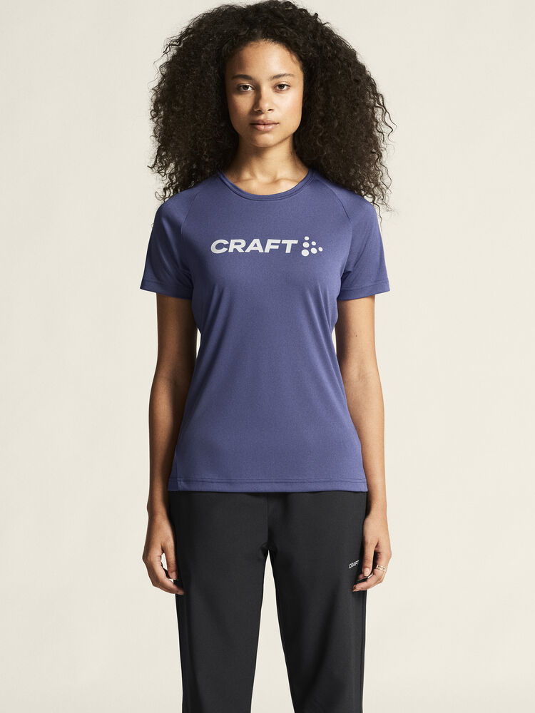 1911785-388000_Core-Essence-Logo-Tee-W_closeup4