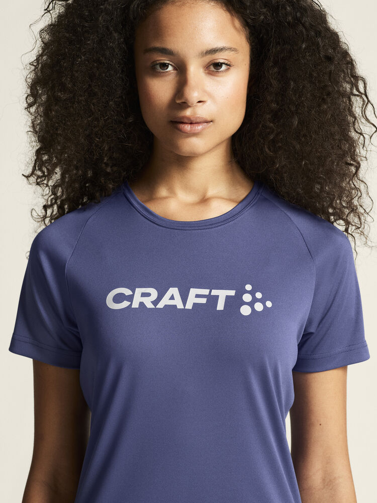 1911785-388000_Core-Essence-Logo-Tee-W_closeup5