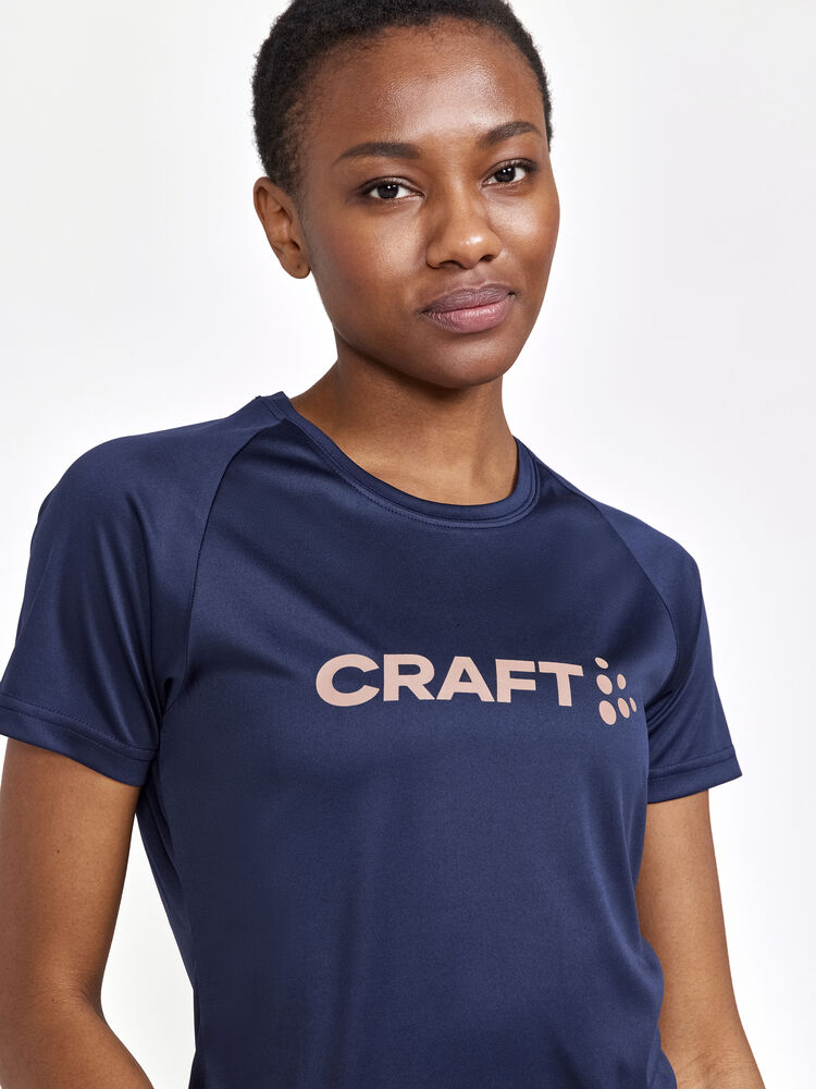 1911785-396000_Core-Essence-Logo-Tee-W_Closeup3