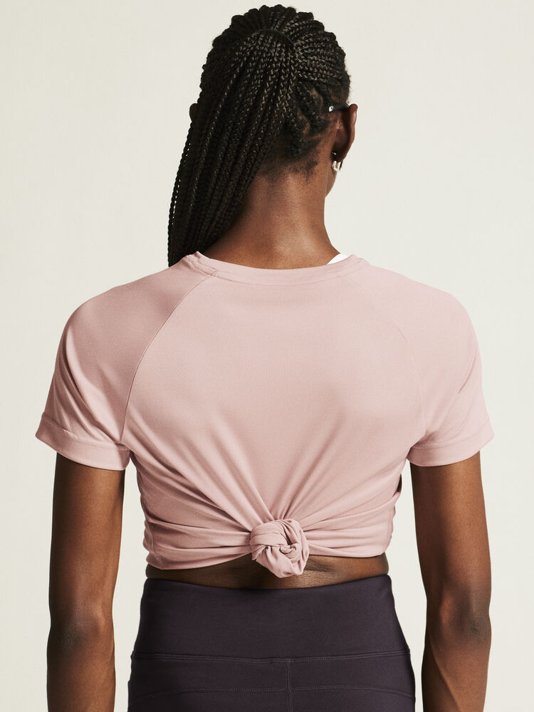 1911785-437000_Core-Essence-Logo-Tee-W_closeup6