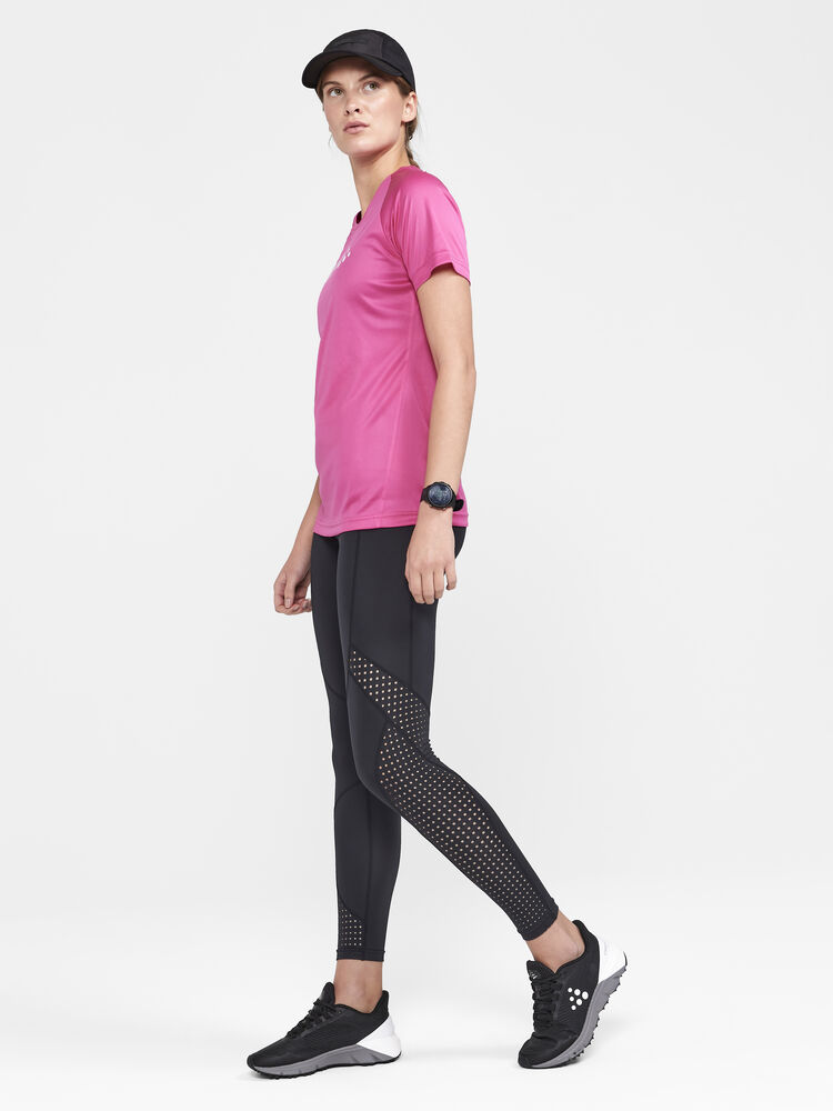 1911785-474000_Core-Essence-Logo-Tee-W_Closeup3