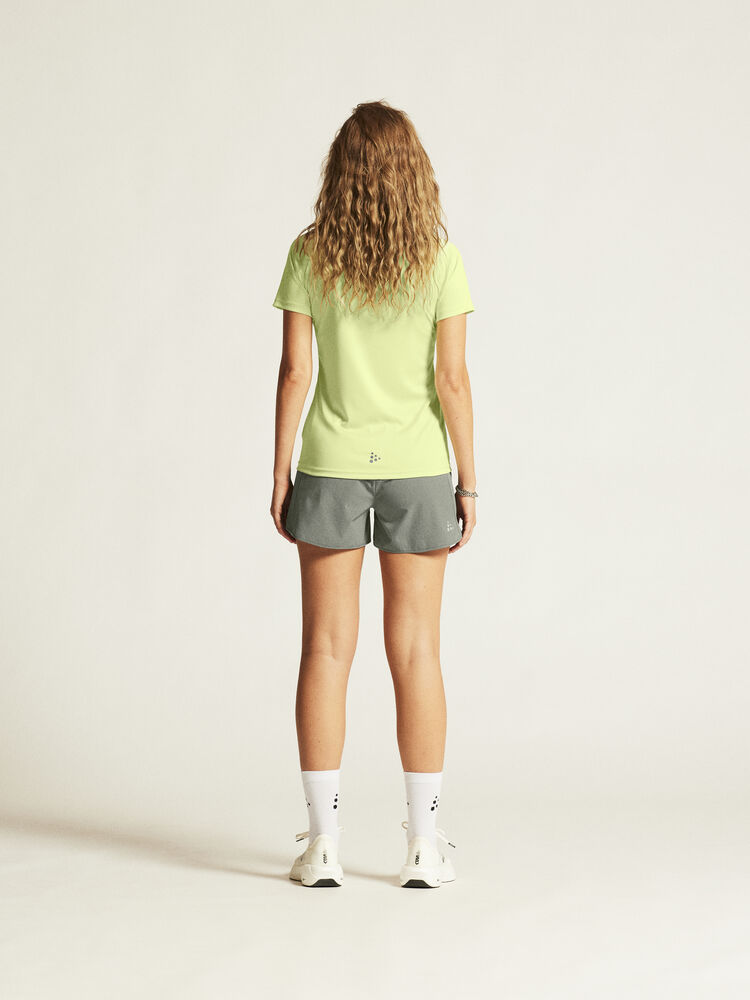 1911785-507000_Core-Essence-Logo-Tee-W_closeup3