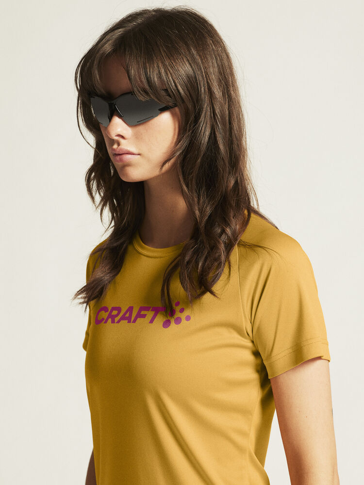 1911785-518744_Core-Essence-Logo-Tee-W_closeup5