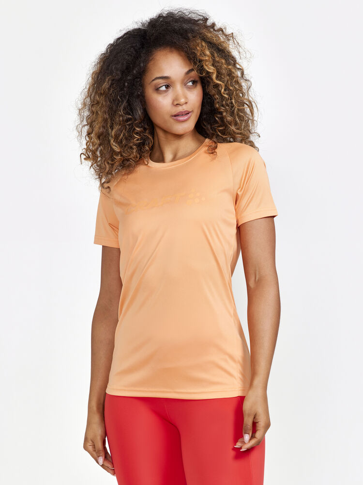 1911785-582000_Core-Essence-Logo-Tee-W_Closeup1
