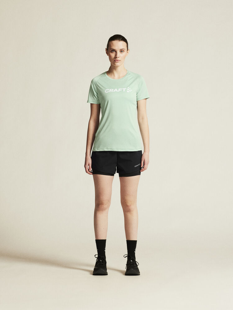 1911785-602000_CORE-Essence-Logo-Tee-W_closeup1