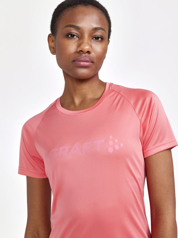 1911785-731000_Core-Essence-Logo-Tee-W_Closeup3