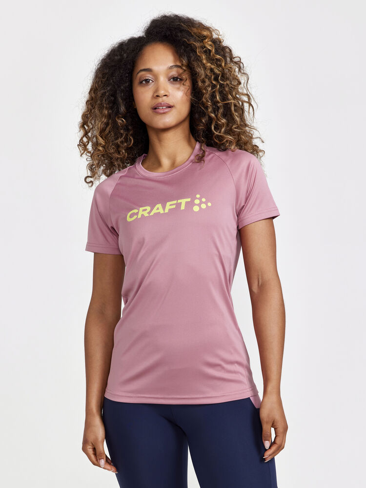 1911785-743000_Core-Essence-Logo-Tee-W_Closeup1