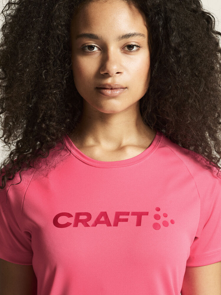 1911785-745000_Core-Essence-Logo-Tee-W_closeup5
