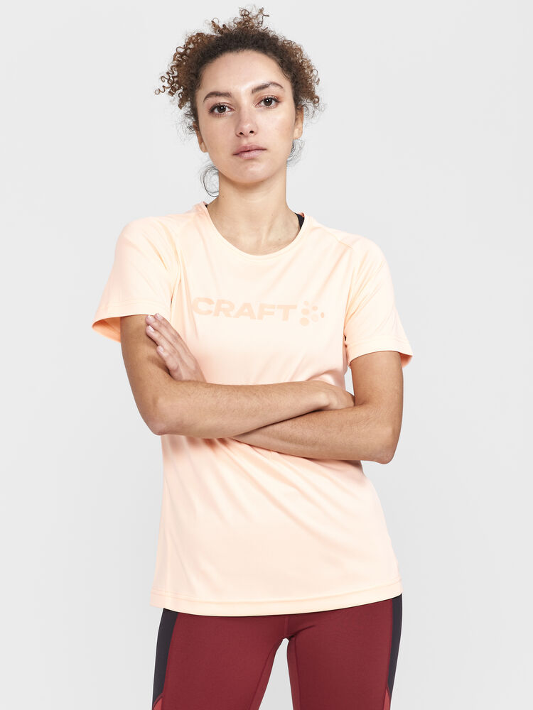 1911785-840000_Core-Essence-Logo-Tee-W_Closeup1