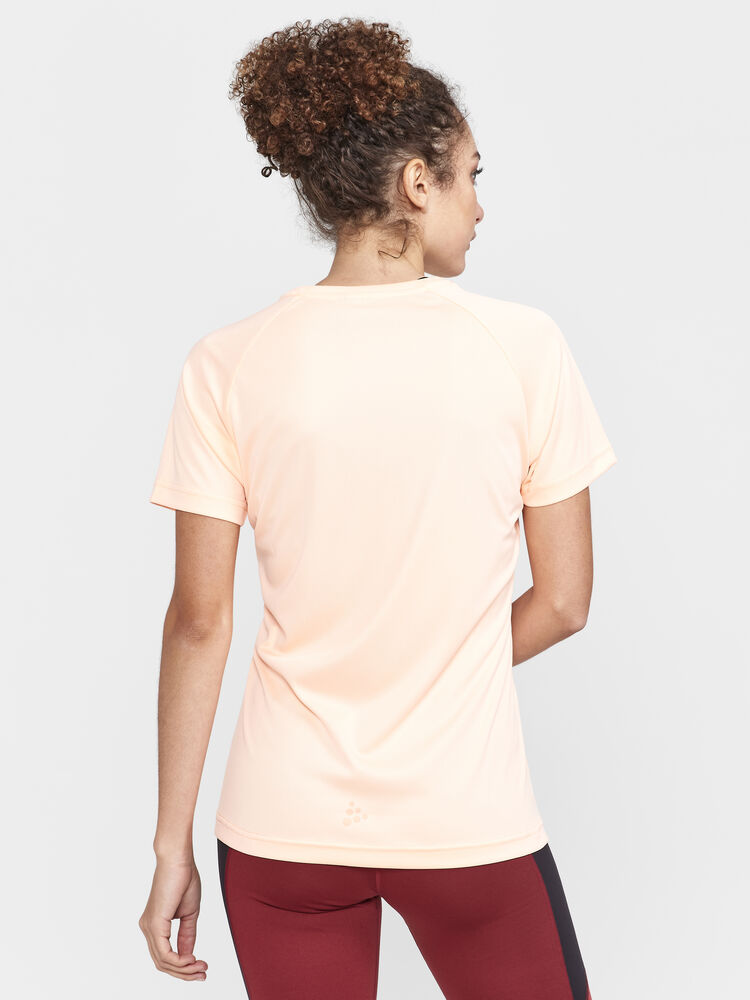 1911785-840000_Core-Essence-Logo-Tee-W_Closeup2
